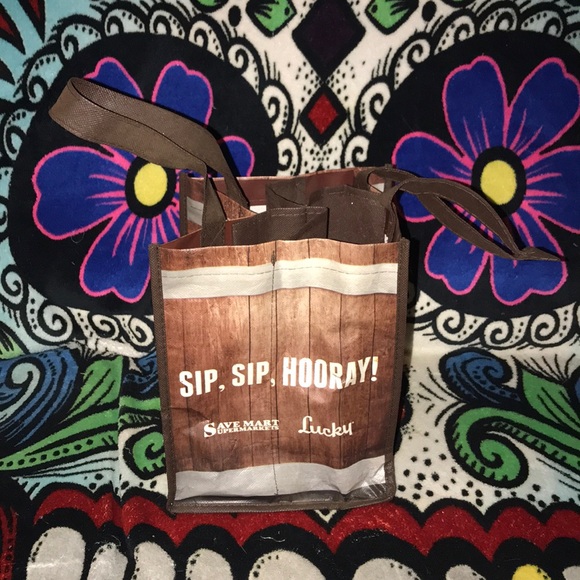 Luckys reusable wine bag holds 4 bottles - Picture 2 of 5